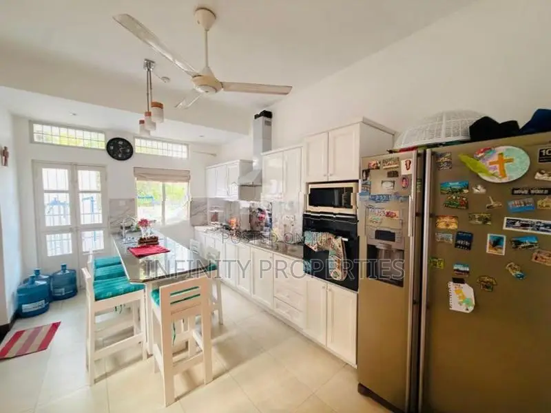 Designed 03 Story House With 18 P Sale In Ethulkotte