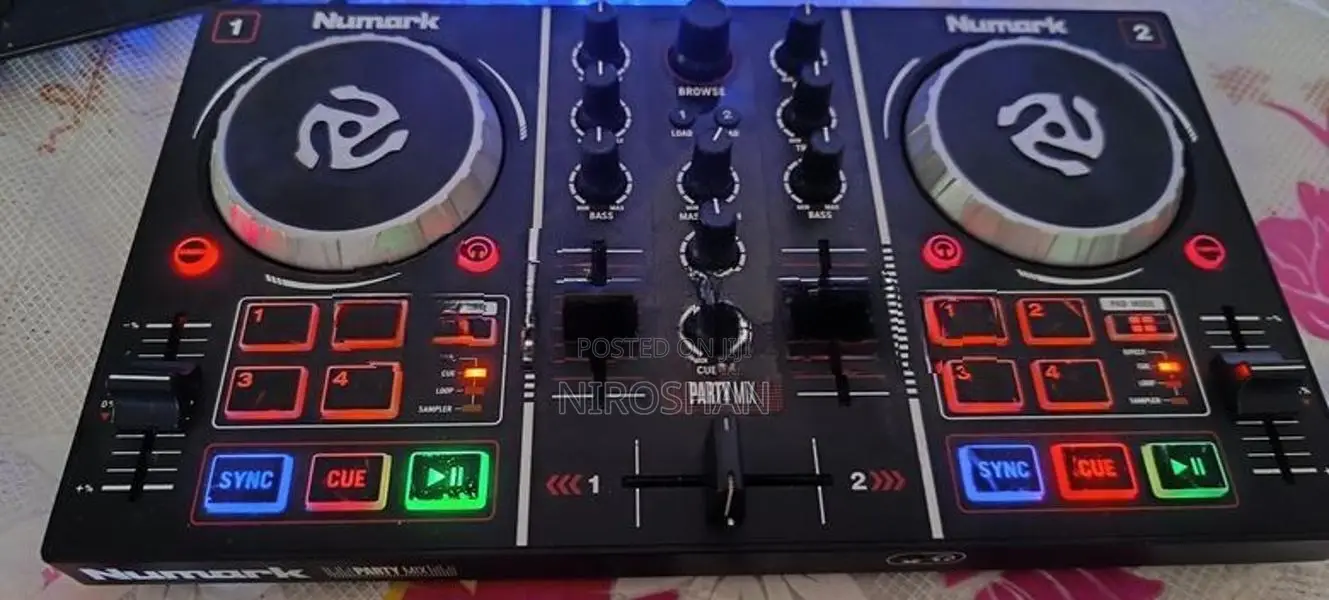 Numark party mix console