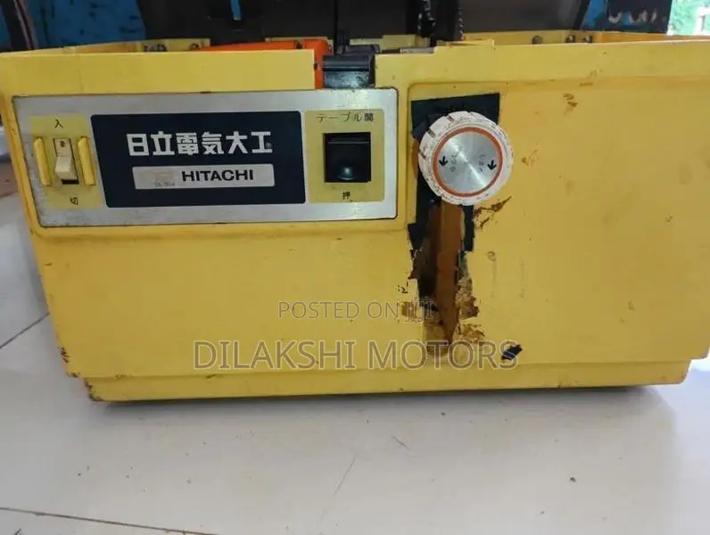 HITACHI Portable Wood Machine