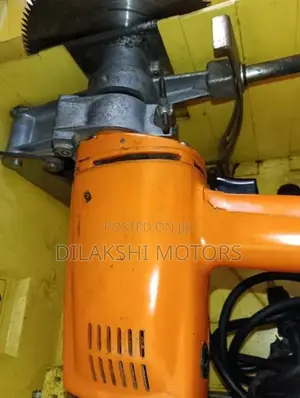 HITACHI Portable Wood Machine