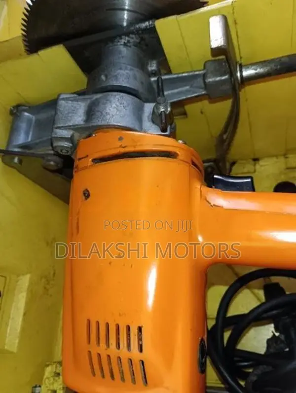 HITACHI Portable Wood Machine