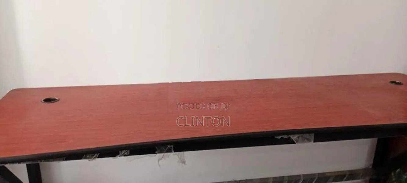 Computer table