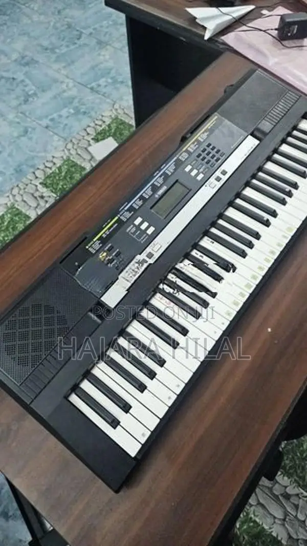 Yamaha E243 Keyboard