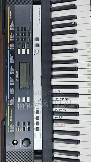Yamaha E243 Keyboard