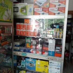 Aluminium Glass Showcases with Racks