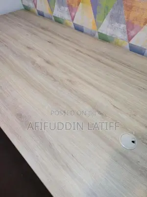 Damro Executive Table