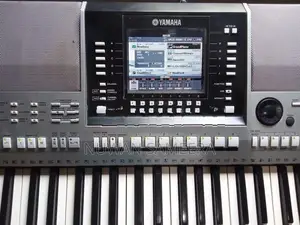 Yamaha PSR S 910 one man keyboad