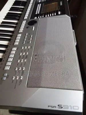 Yamaha PSR S 910 one man keyboad