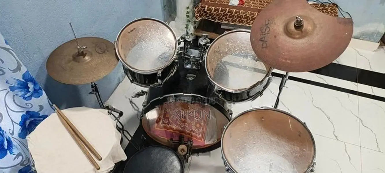 Yamaha Drum Set
