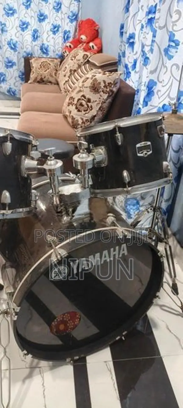 Yamaha Drum Set
