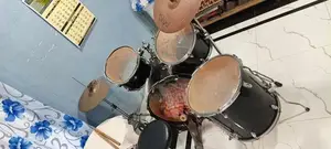 Yamaha Drum Set