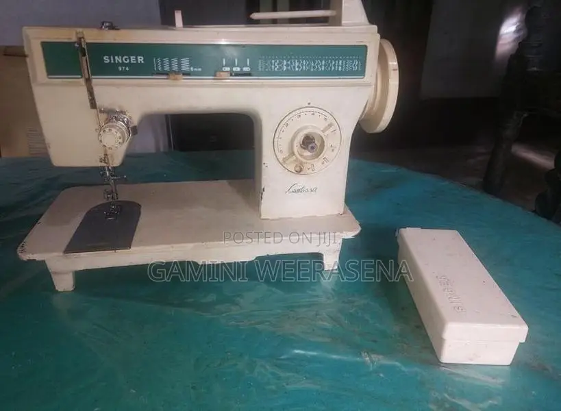 Singer Contessa Sewing Machine (Zig zag)