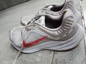 Nike Quest 4