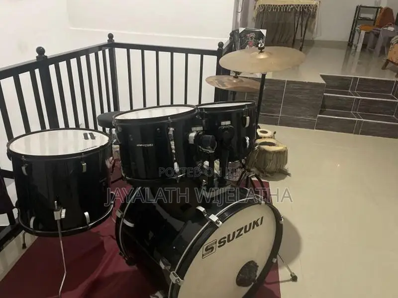 Acoustic Drum Set