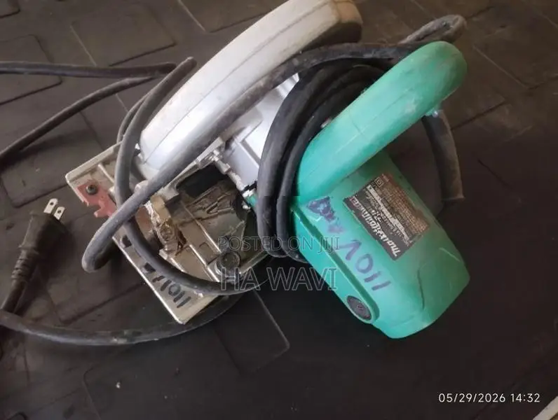Makita Circular Saw (M562) 110