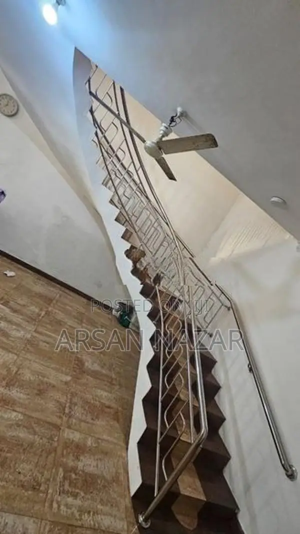 Stainless Steel Staircase Railing