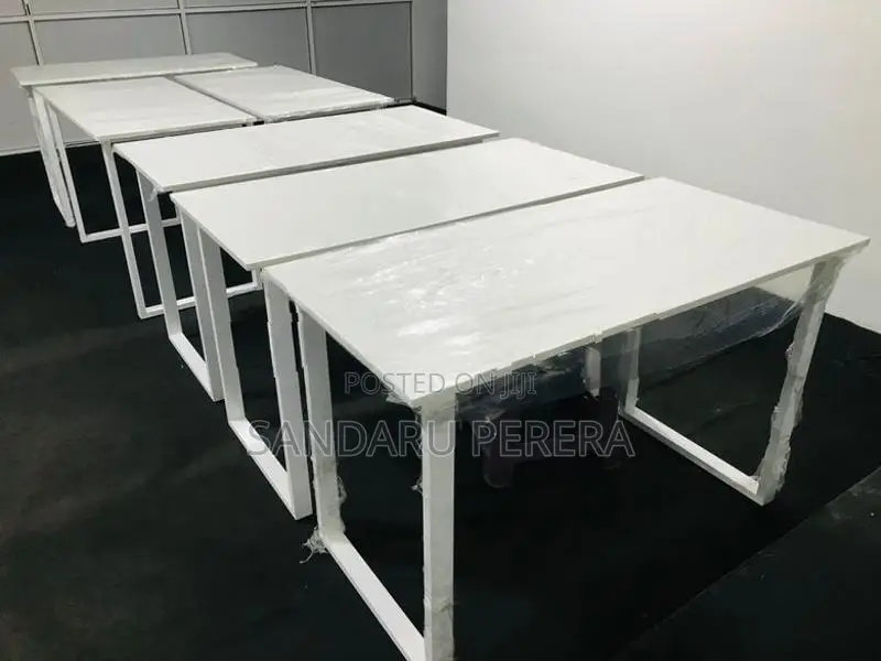 White steel leg table (099)