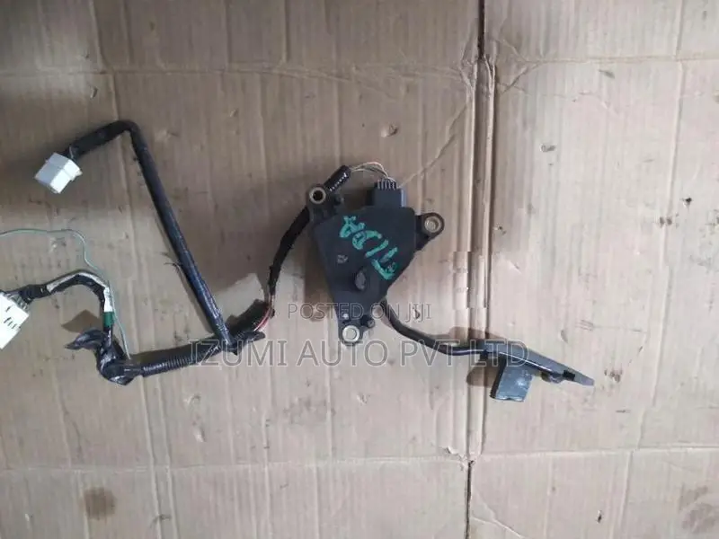 Nissan Tiida Accelator Padle