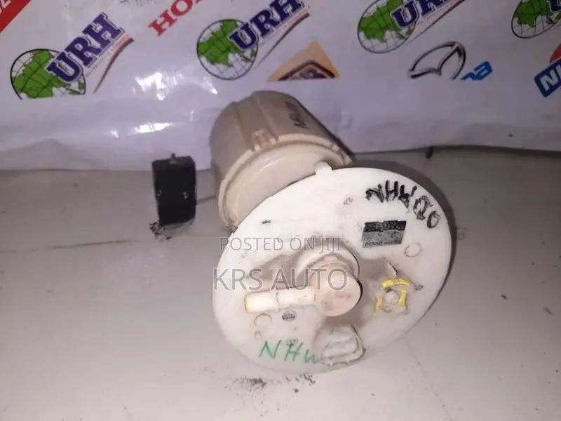 Toyota Prius NHW 20 Petrol Floater