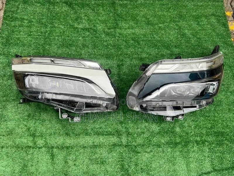 Voxy Head Light