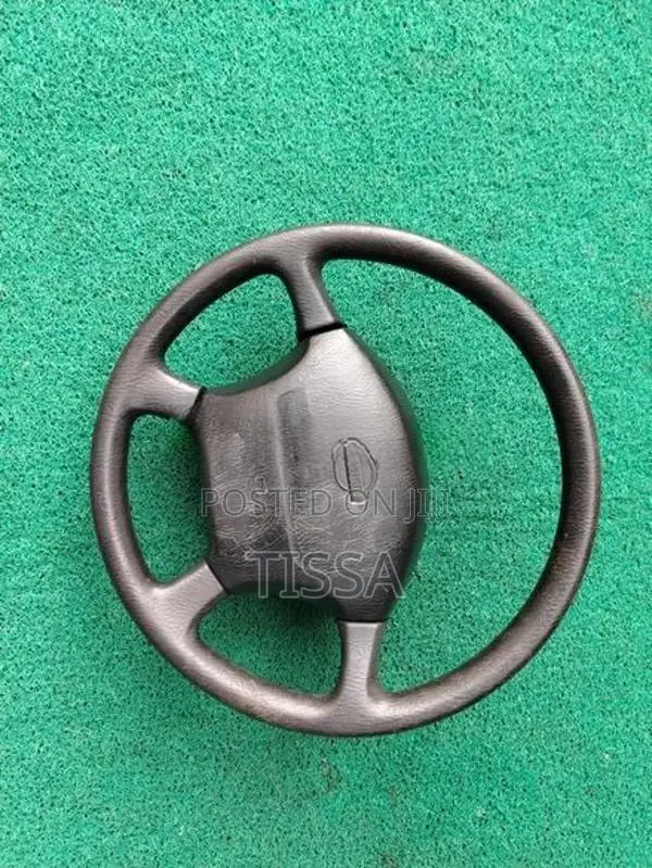 Nissan Primera P11 Steering wheel