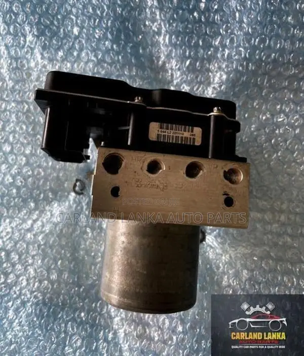 BMW X1 E84 xDrive (2011) - ABS Pump
