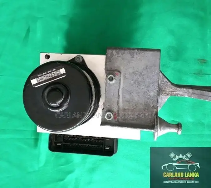 Mercedes Benz W203 C180 Compressor (2005) - ABS Pump