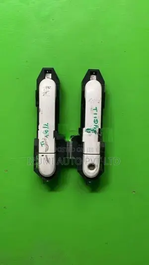 Nissan Tiida Front Door Handle Set