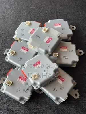 Toyota Aqua Hybrid Battery ecu (Voltage Sensor)