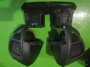 Nissan Serena C26 3 Ventilation cowlings