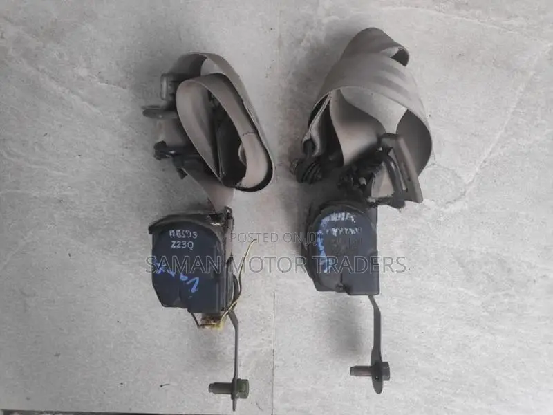Nissan Vanet Seat Belt Set