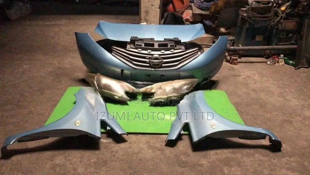 Nissan Note E12 Front Bumper bonnet light set