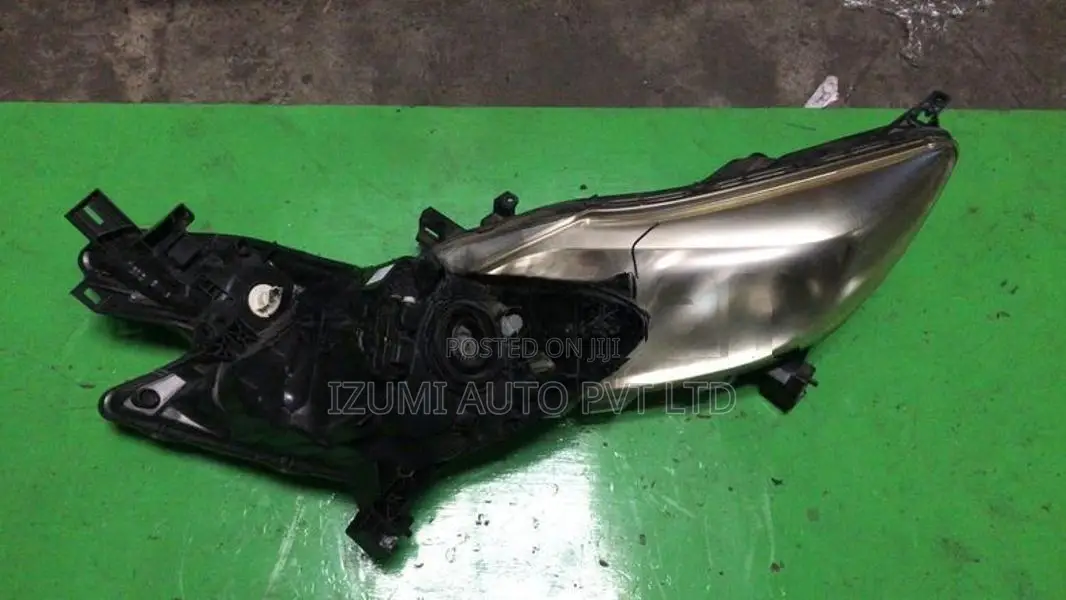 Nissan Note E12 Front Bumper bonnet light set