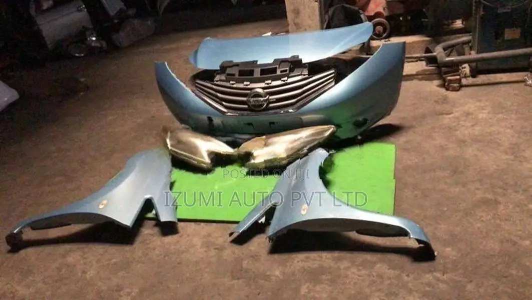 Nissan Note E12 Front Bumper bonnet light set