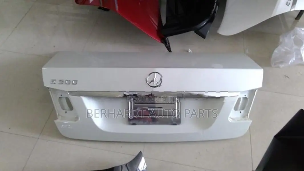 Mercedes Benz Dicky Door
