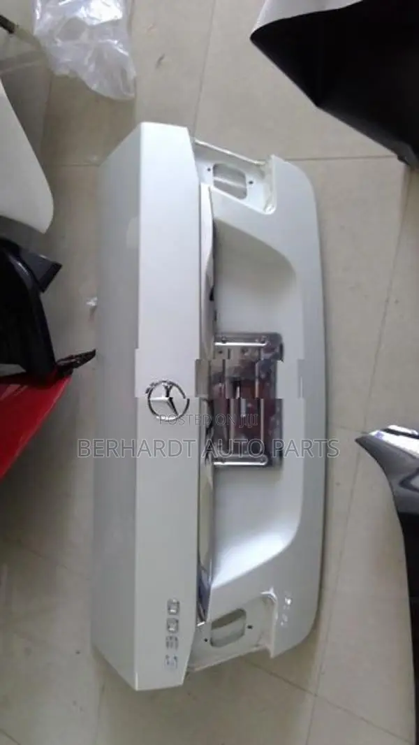 Mercedes Benz Dicky Door