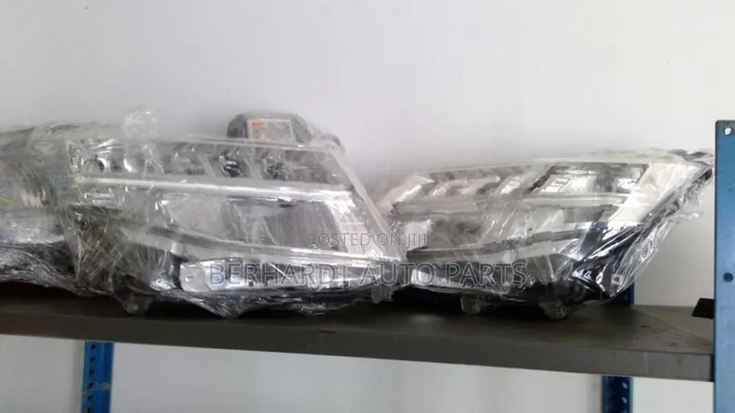 Toyota Roomy Headlight