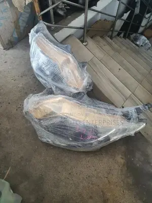 Mitsubishi L200 Headlight