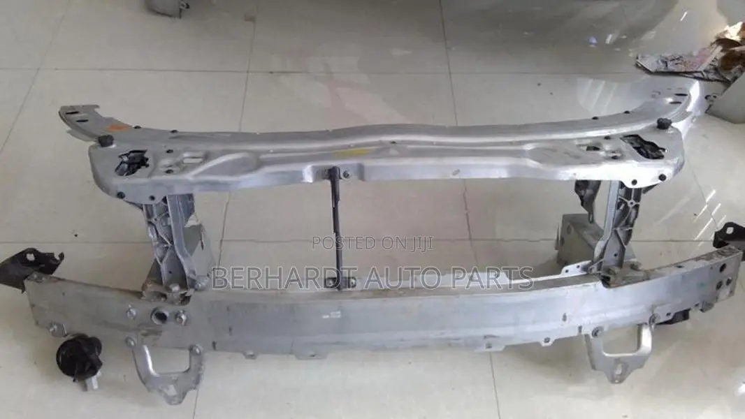 Mercedes-Benz C Class Nose Cut Panel