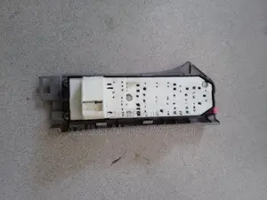 Toyota Vitz KSP90 Power Shutter Switch