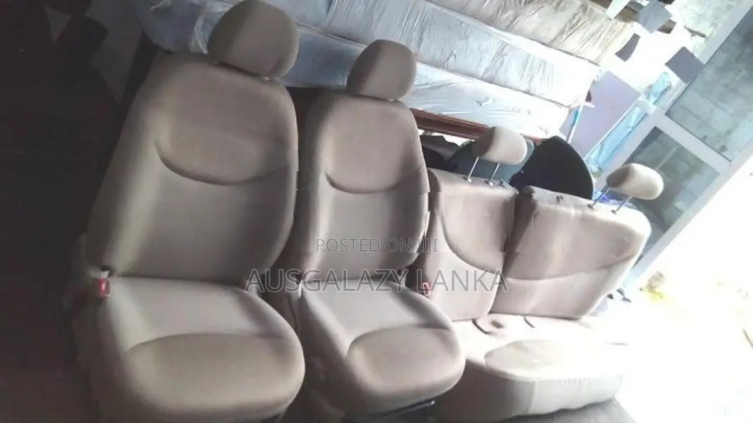 Toyota Echo seat set