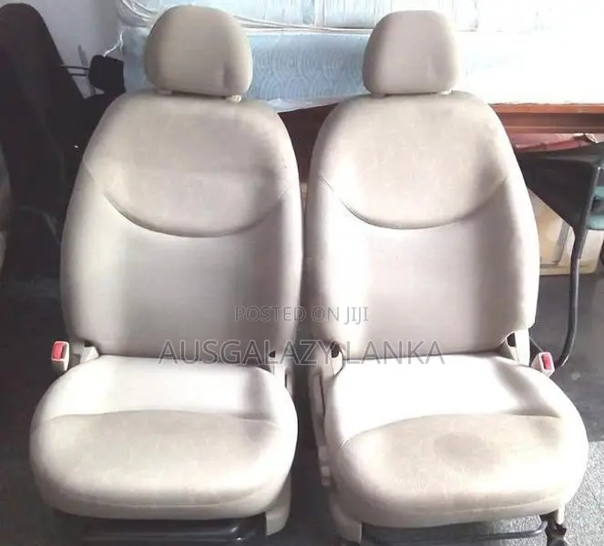 Toyota Echo seat set