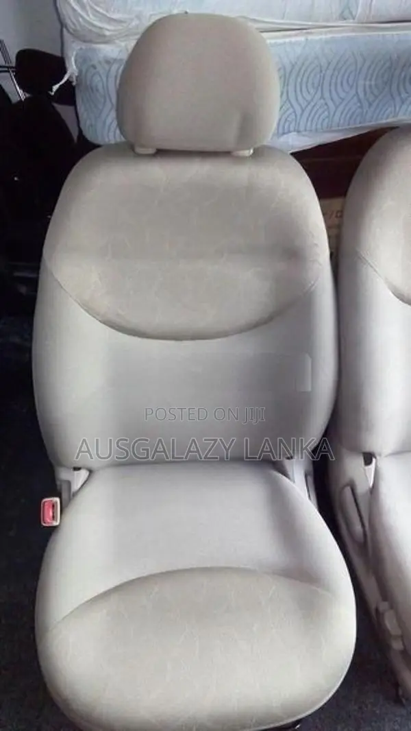Toyota Echo seat set