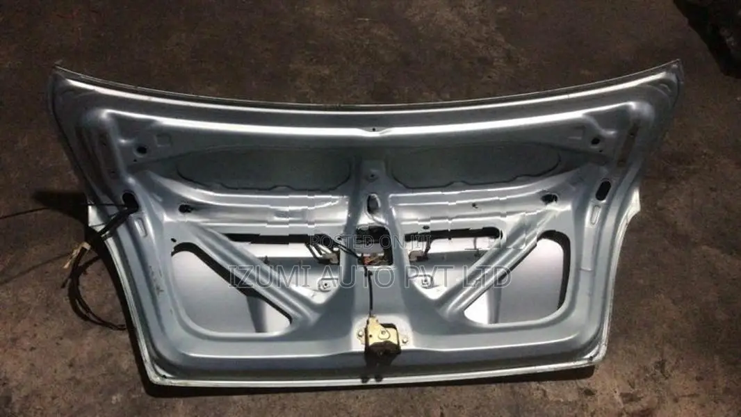 Toyota Platz Dicky Door