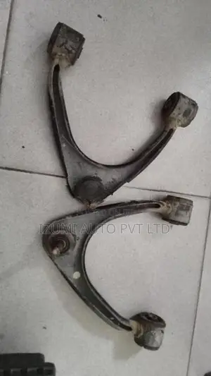 Toyota Crown 151/Mark 2 Upper arm Set With Ball Joints