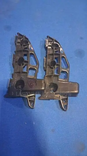 Prius 40 ( Alpha ) Front Retainer
