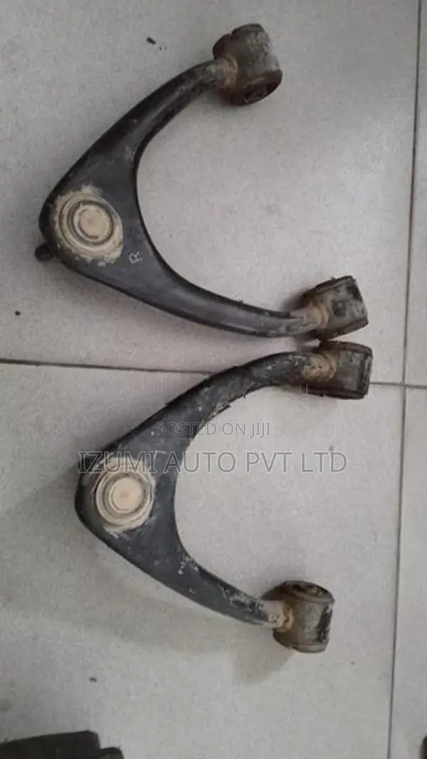 Toyota Crown 151/Mark 2 Upper arm Set With Ball Joints