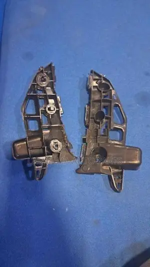 Prius 40 ( Alpha ) Front Retainer