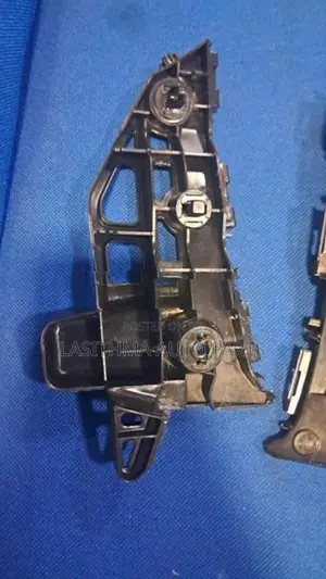 Prius 40 ( Alpha ) Front Retainer