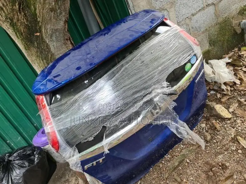 honda fit gp5 dicky door